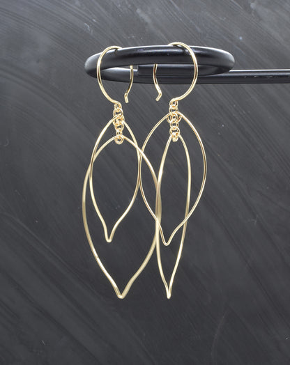 Leaves Interlocking Gold Earrings - Cloverleaf Jewelry
